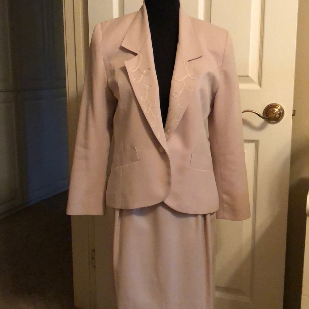 Petite collection cream skirt suit